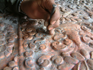 gal/Le_Monastere _Gangtey_Gompa/en_travaux/Travaux 10-2005/artisansGG2.jpg
